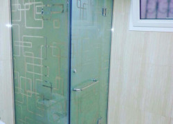 ابواب زجاج للحمامات